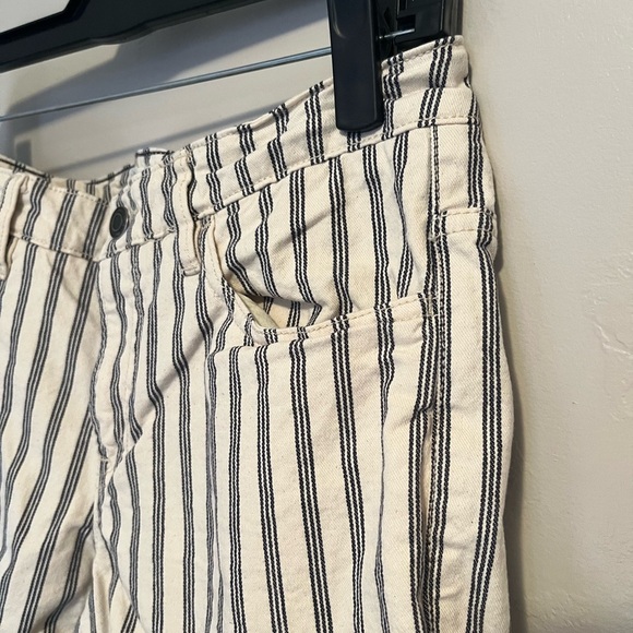 H&M L.O.G.G. Ticking Stripe Cream Black Cuffed Mid Rise Twill Shorts - Picture 5 of 10